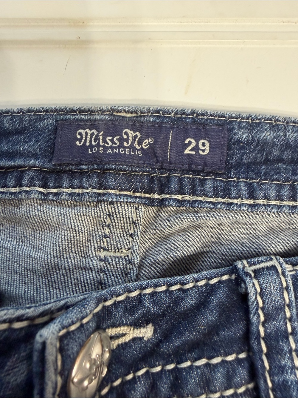 Miss Me Women’s Sz 29 Blue Gemstone Embellished Blue Mid Rise Bootcut Jeans - Picture 2 of 8